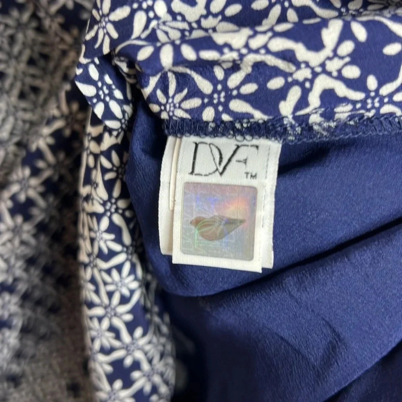 Diane Von Furstenberg Louisa 100% Silk Patterned Color block Popover Blouse - Picture 9 of 13